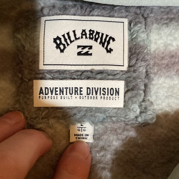 Billabong adventure division lightly used - Picture 2 of 4